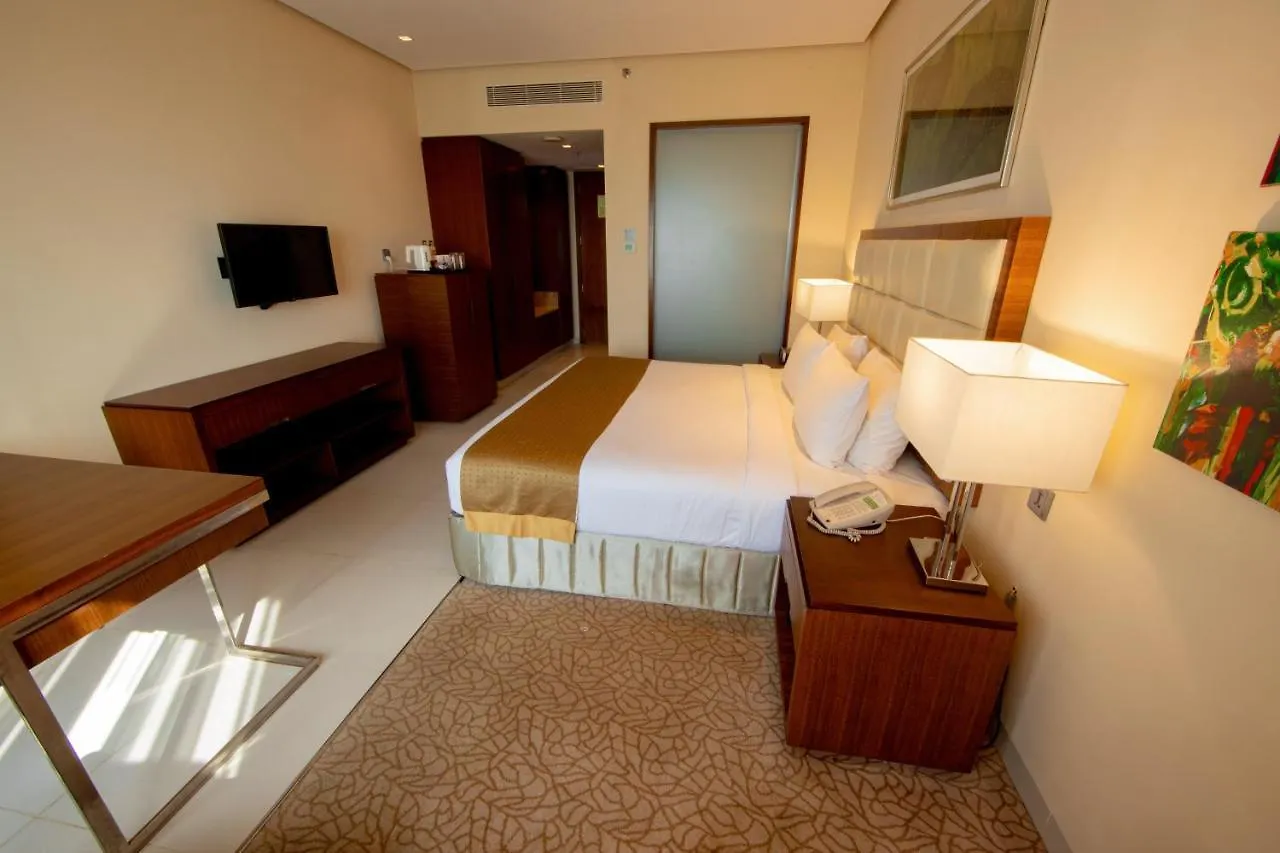 Holiday Inn Cochin By Ihg Kochi Hotel
