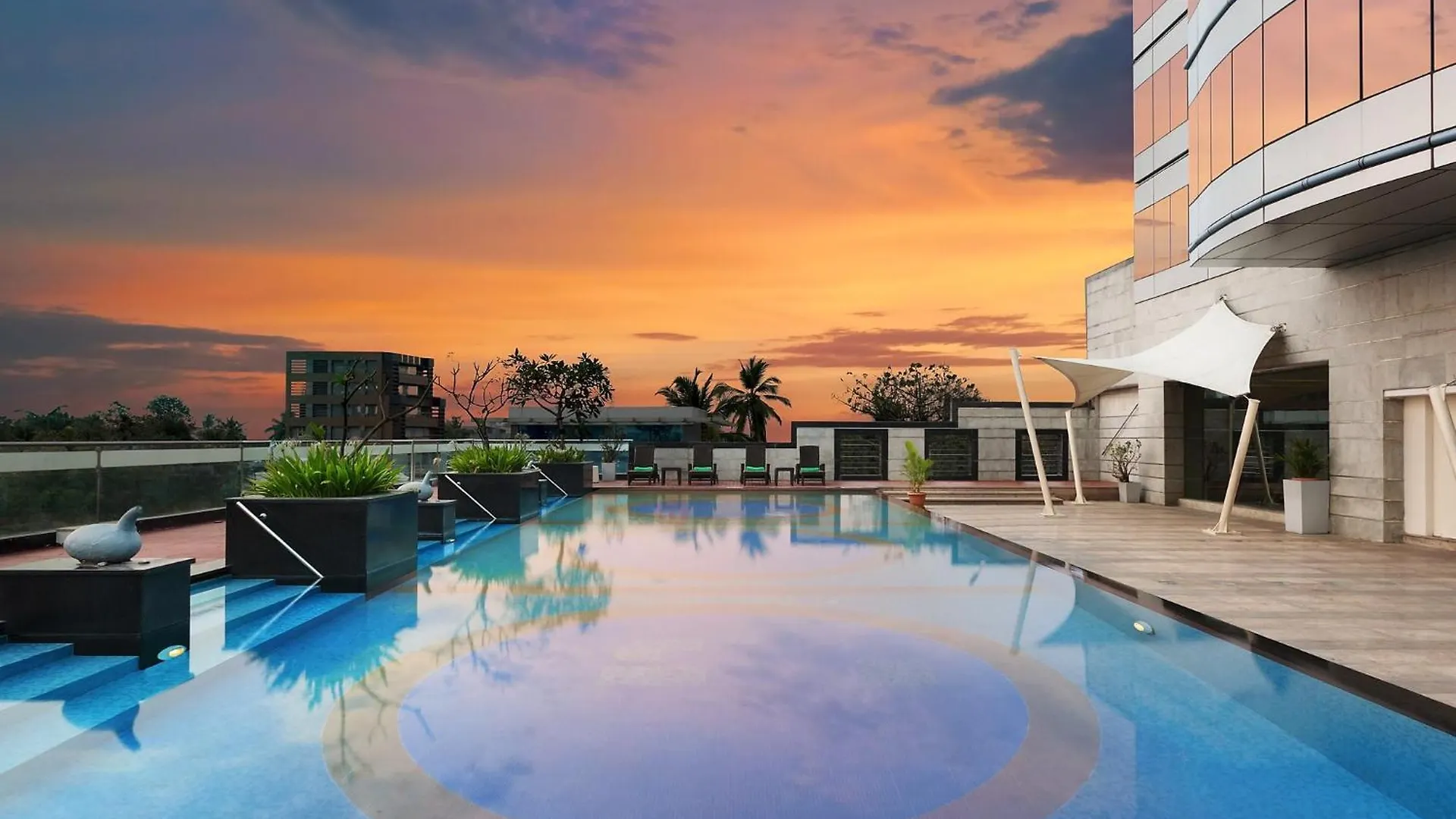 Holiday Inn Cochin By Ihg Kochi Hotel