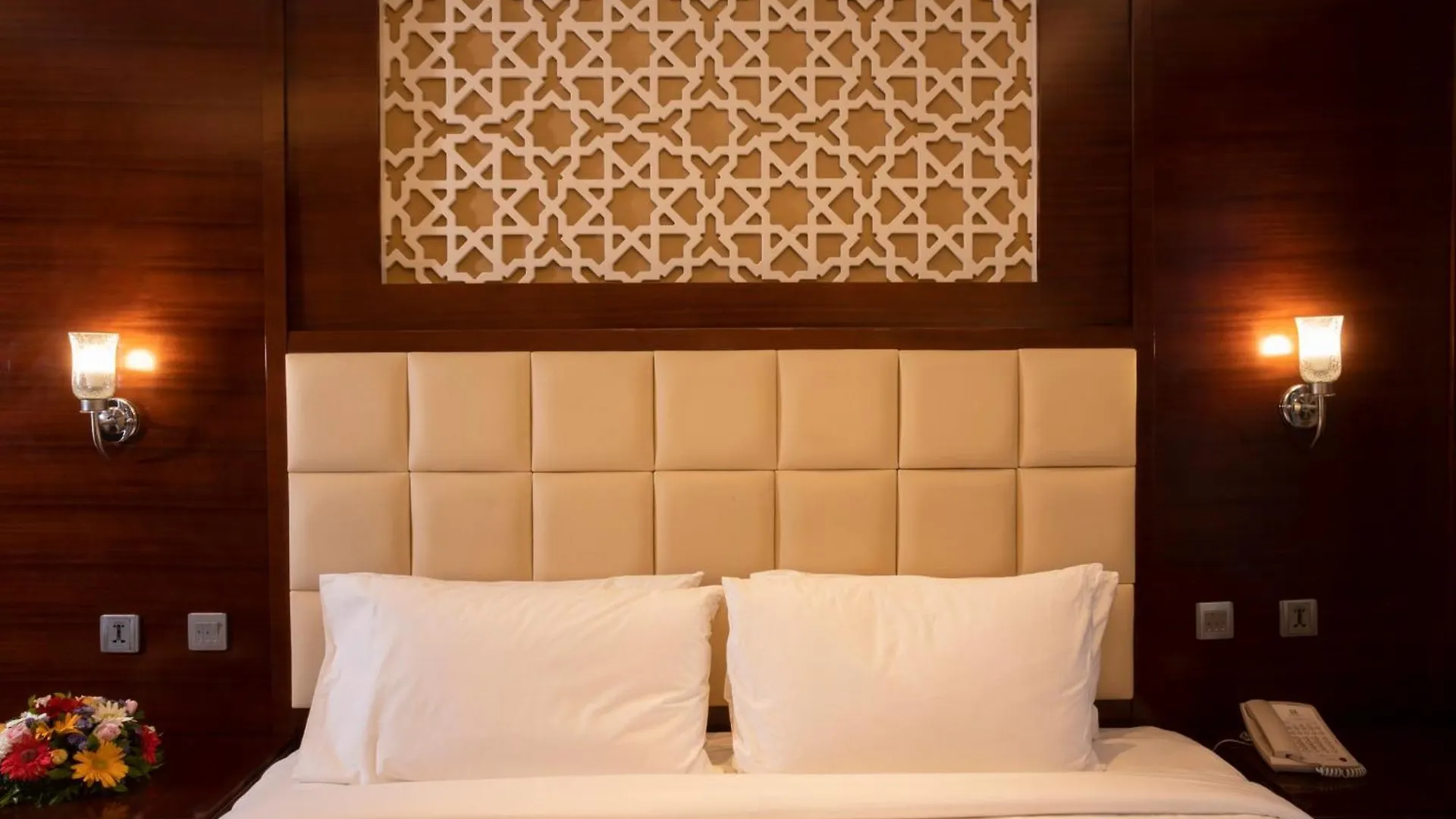 Holiday Inn Cochin By Ihg Kochi 5*,