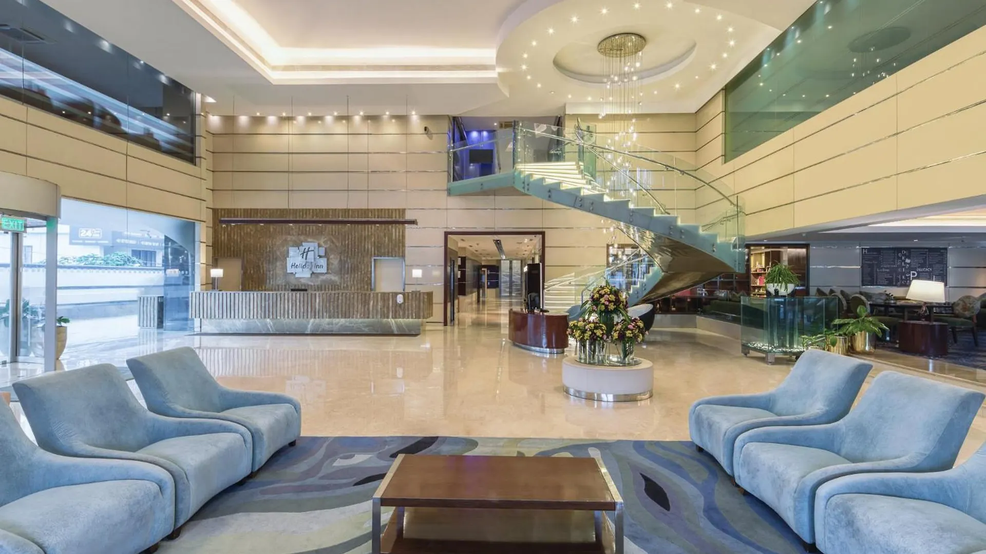 Holiday Inn Cochin By Ihg Kochi Hotel