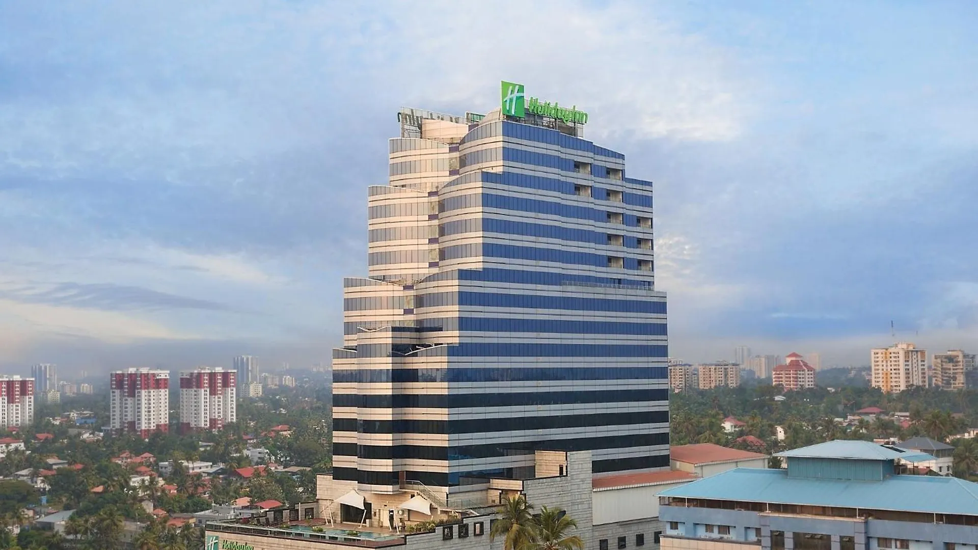 Holiday Inn Cochin By Ihg Kochi Hotel