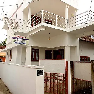 Aleenas Homestay