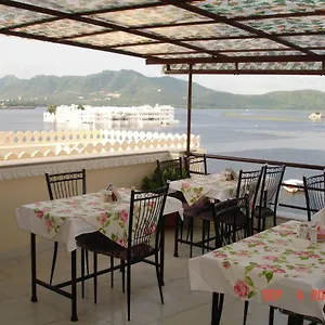 *** Hotel Raj Niwas Inde