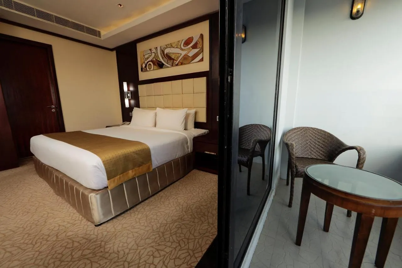 Holiday Inn Cochin By Ihg Kochi Hotel