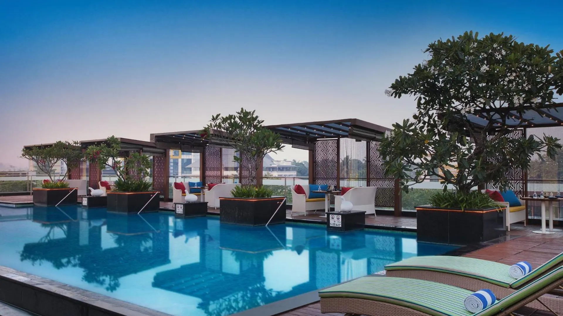 Holiday Inn Cochin By Ihg Kochi 5*,