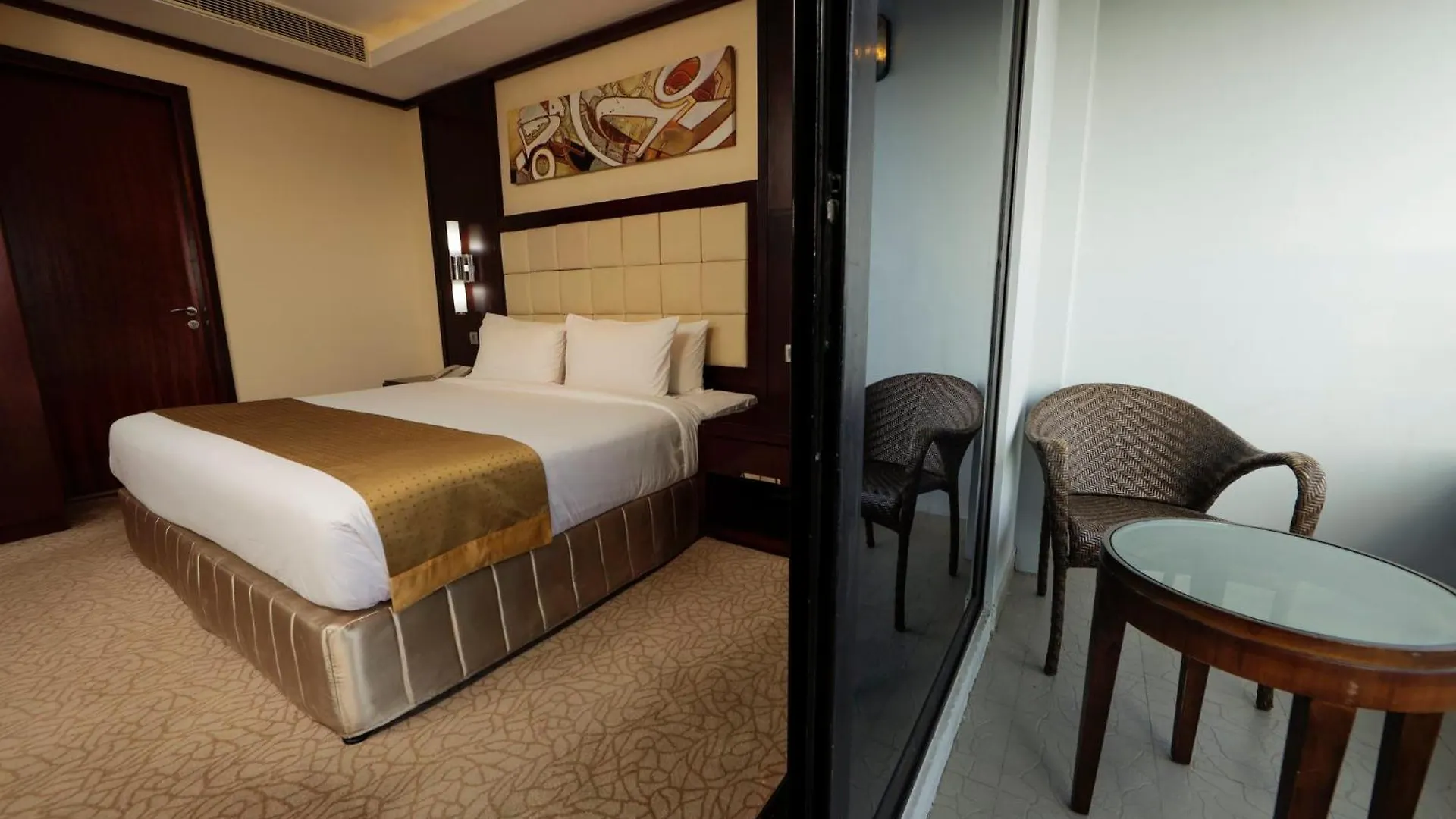 Holiday Inn Cochin By Ihg Kochi Hotel