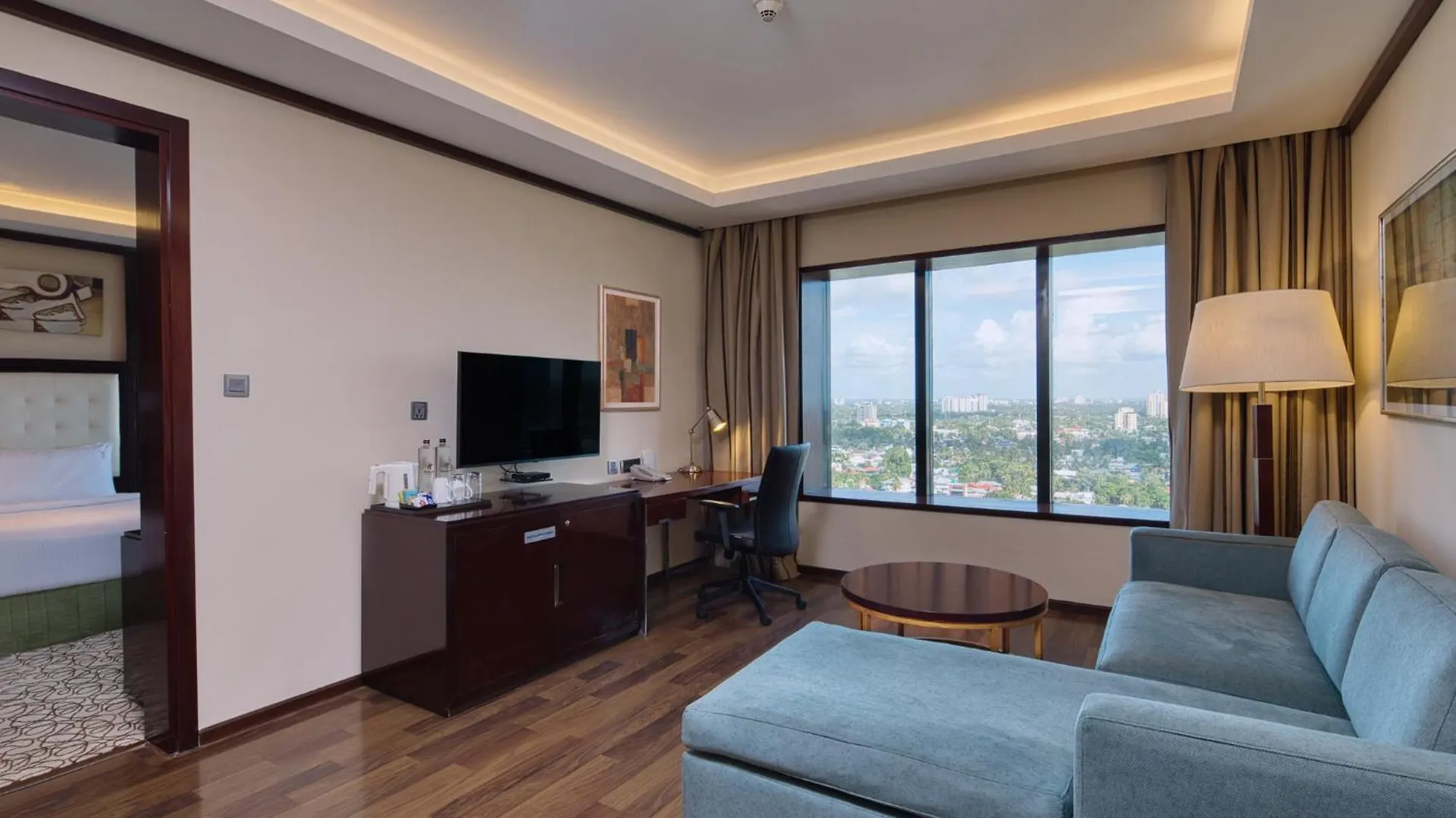 Holiday Inn Cochin By Ihg Kochi Hotel